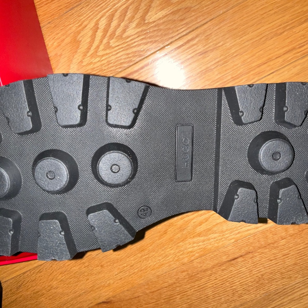 Hugo Boss boots - Picture 6 of 6